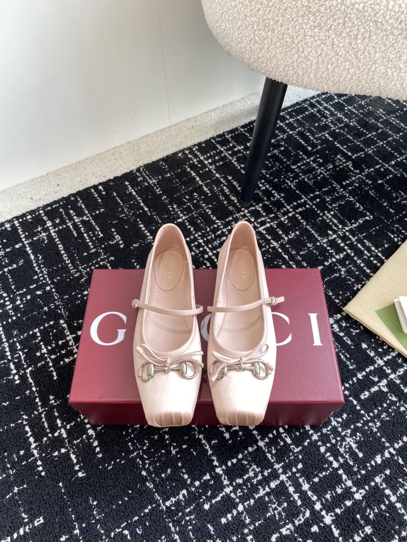 Gucci Flat Shoes